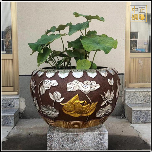 銅雕刻荷花景觀銅缸擺件.jpg